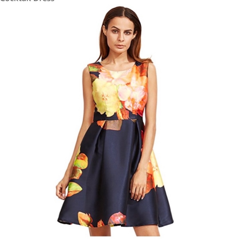 Women’s dress. Size small. Navy floral.